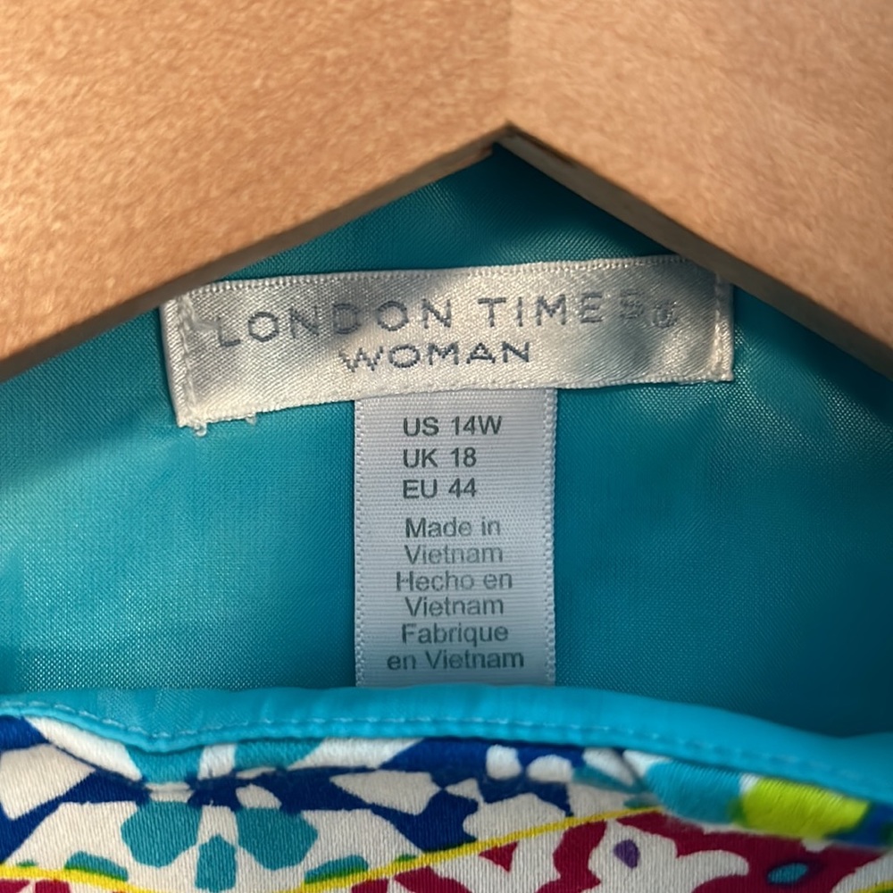 London Times Retro Colorful Kaleidoscope
Print Sleeveless Mini Shift Dress - Picture 2 of 5